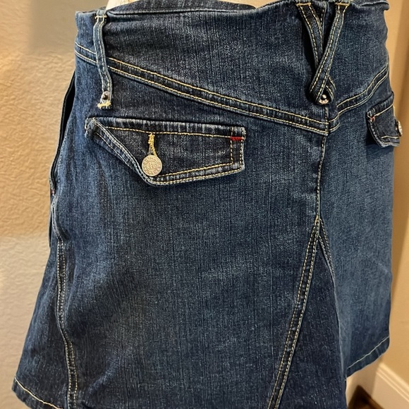 BCBG Maxazria Jeans Denim Skirt Size 4 - Picture 7 of 16